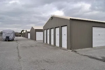 3 rows of storage units